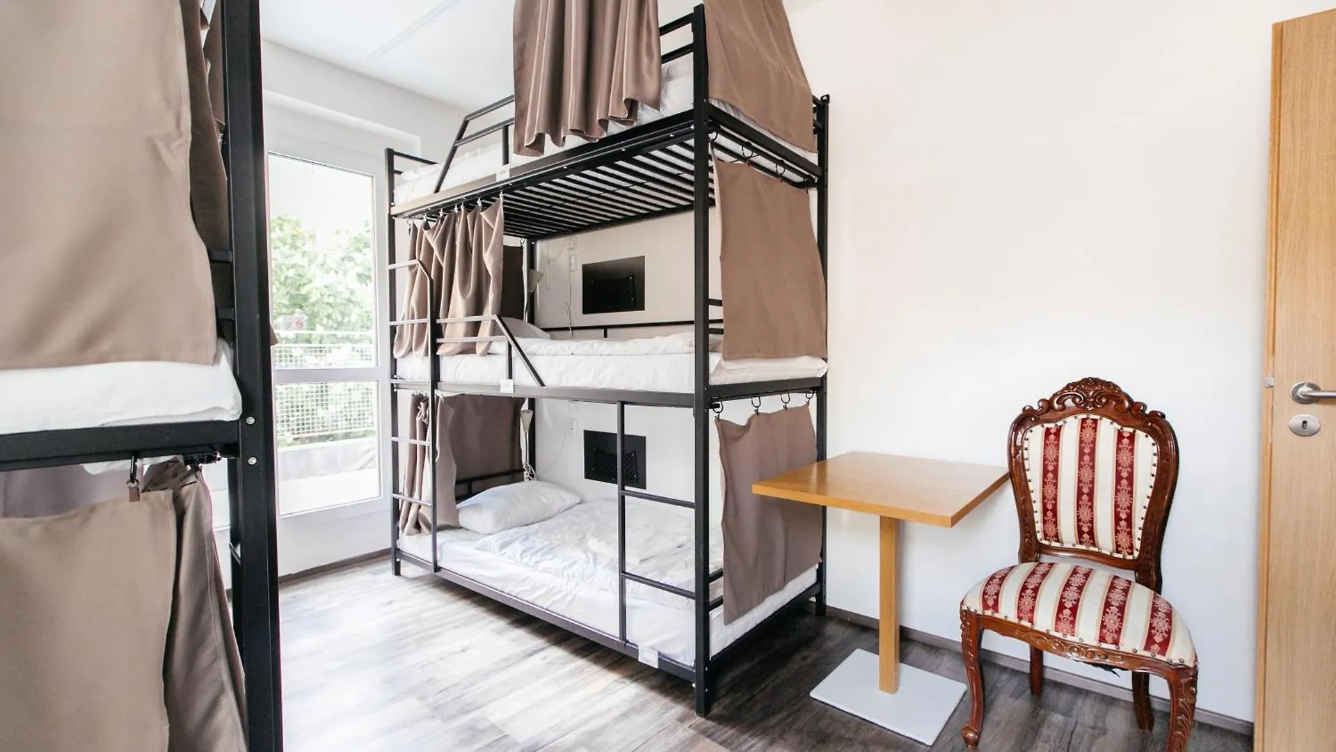 Hostel Mandarinka Prag Tjekkiet